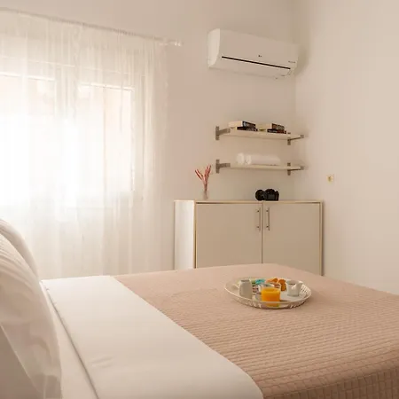Elio A 1bdr With Garden 1 Min From The By Hospi * Heraclión