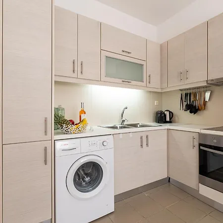 Elio A 1bdr With Garden 1 Min From The By Hospi Apartamento
