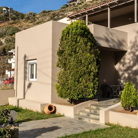 Elio A 1bdr With Garden 1 Min From The By Hospi * Heraclión